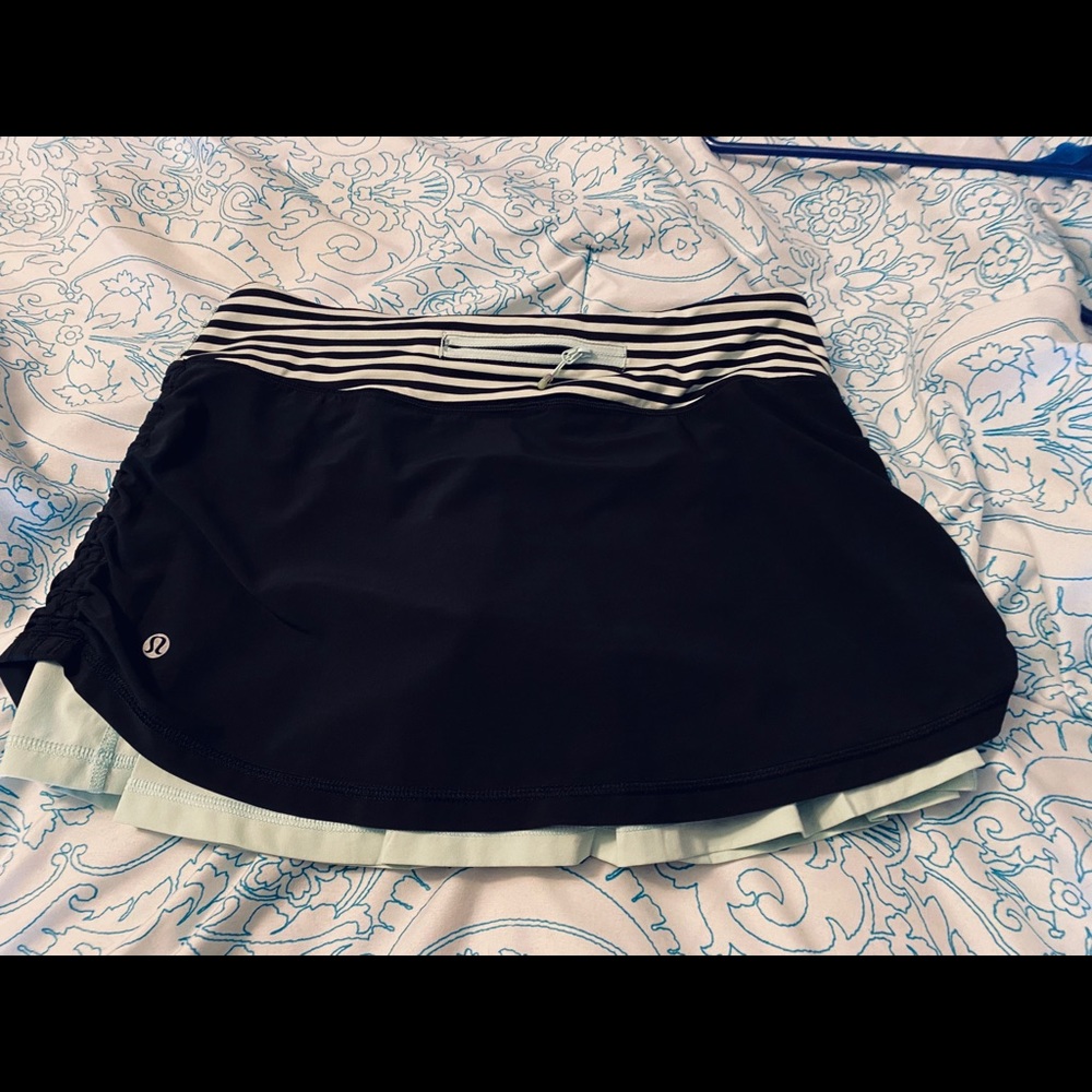 Lululemon running Skirt size 6 used great shape